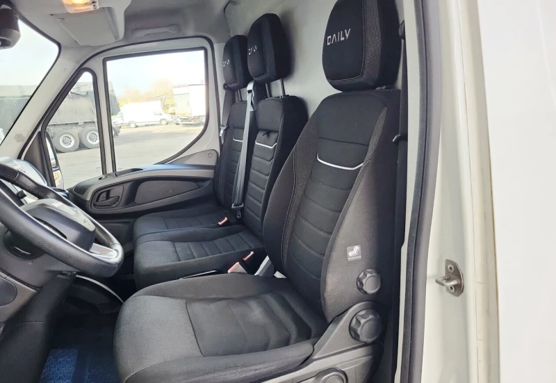 Iveco 35S18 3.0L* HI-MATIC* LED* КЛИМА* СРЕДНА БАЗА, снимка 10 - Бусове и автобуси - 52743976