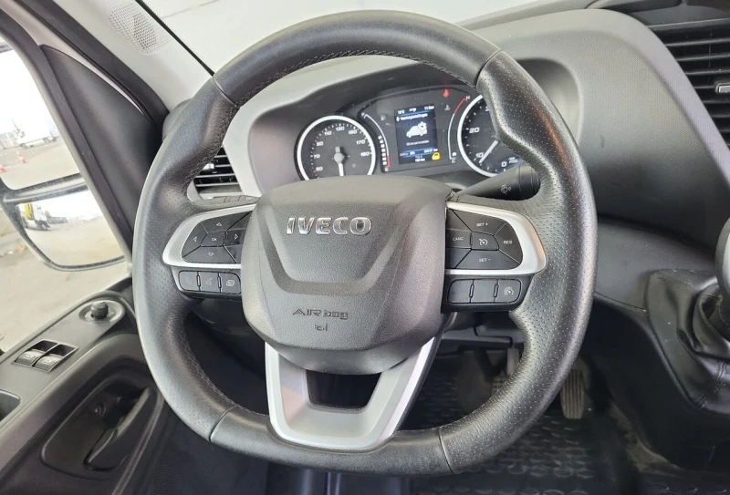 Iveco 35S18 3.0L* HI-MATIC* LED* КЛИМА* СРЕДНА БАЗА, снимка 14 - Бусове и автобуси - 52743976