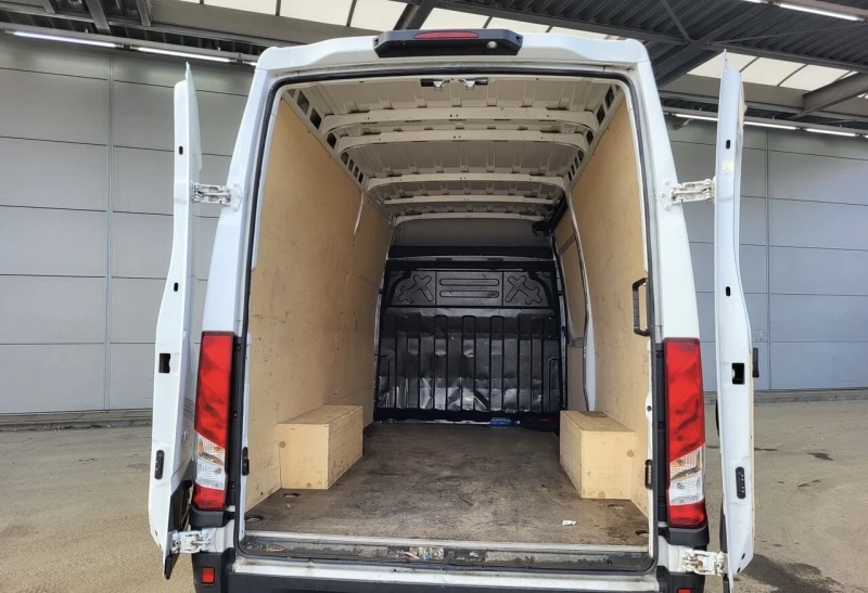 Iveco 35S18 3.0L* HI-MATIC* LED* КЛИМА* СРЕДНА БАЗА, снимка 6 - Бусове и автобуси - 52743976