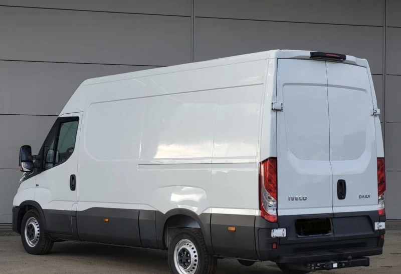 Iveco 35S18 3.0L* HI-MATIC* LED* КЛИМА* СРЕДНА БАЗА, снимка 3 - Бусове и автобуси - 52743976