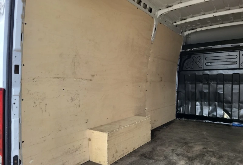 Iveco 35S18 3.0L* HI-MATIC* LED* КЛИМА* СРЕДНА БАЗА, снимка 7 - Бусове и автобуси - 52743976