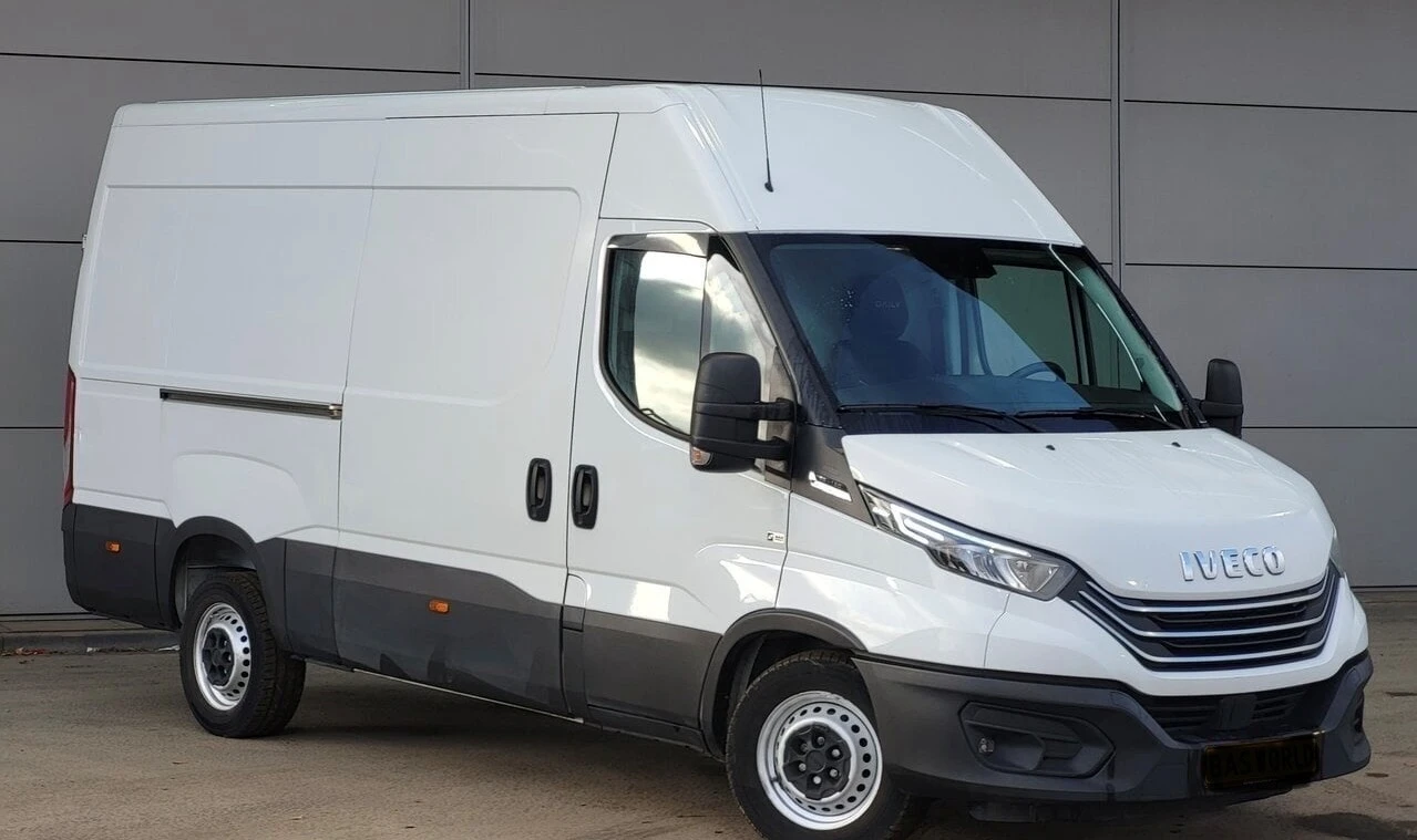 Iveco 35S18 3.0L* HI-MATIC* LED* КЛИМА* СРЕДНА БАЗА - изображение 2