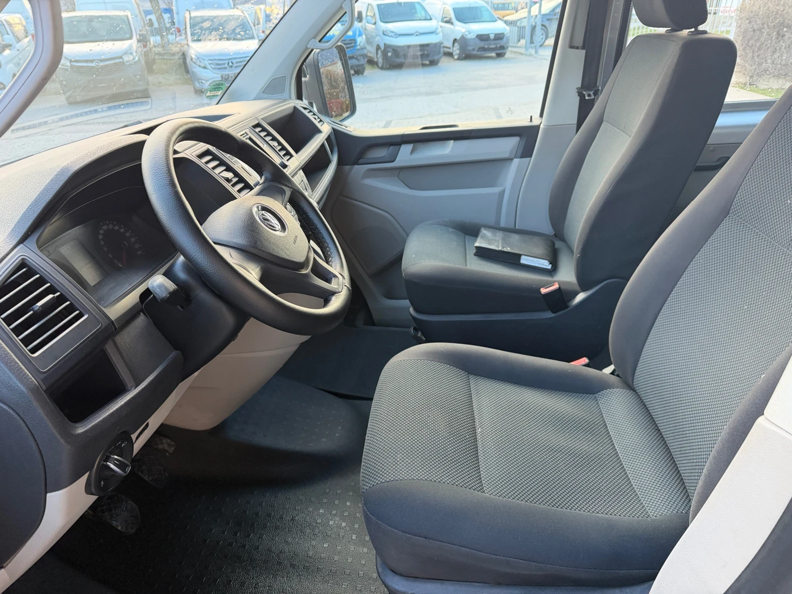 VW Transporter 2.0 TDI клима - изображение 10