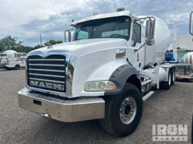 ����� �� �������� �� ����� ������ Mack Granite 6x4 Mixer