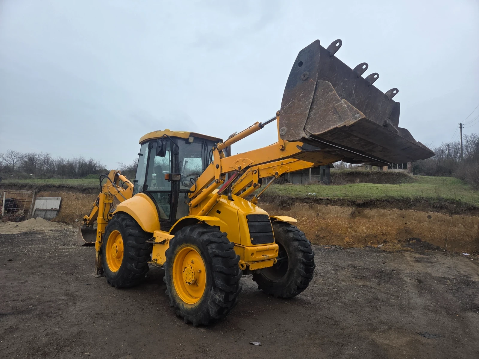 Багер New Holland LB115B , снимка 3 - Индустриална техника - 54040941