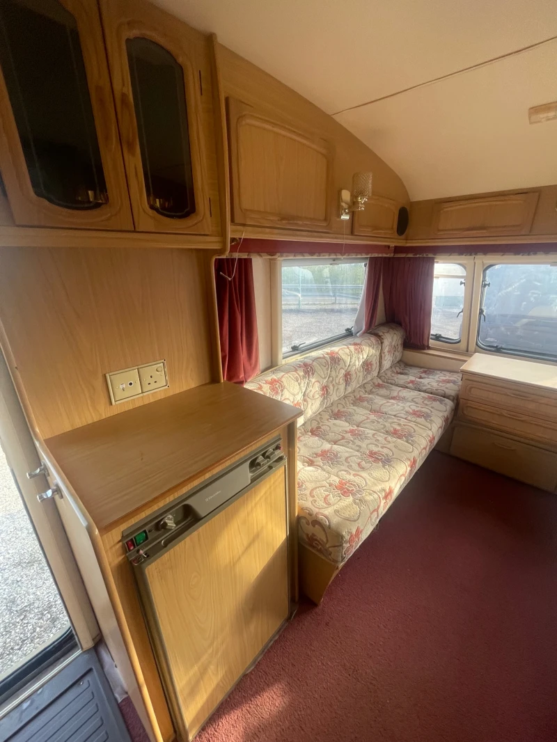 Каравана Bailey Majestic , снимка 11 - Каравани и кемпери - 52488068