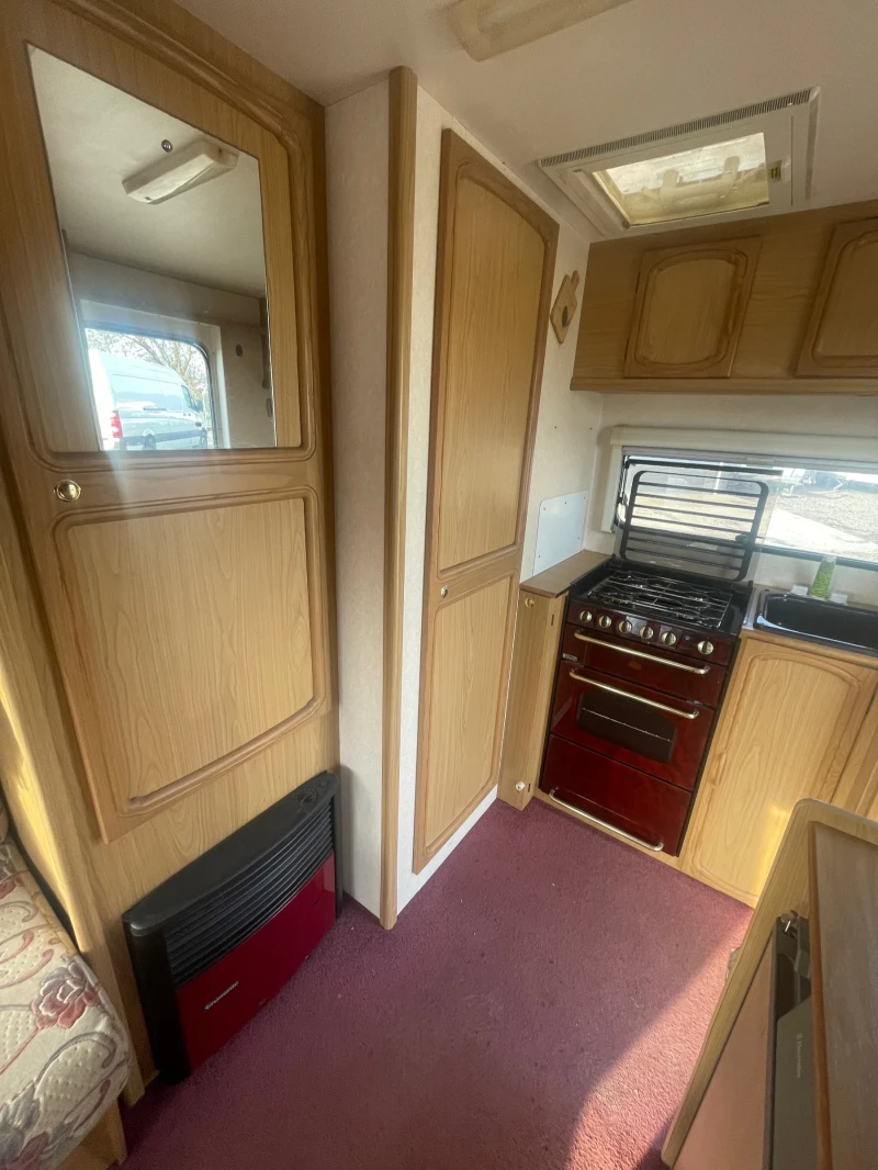 Каравана Bailey Majestic , снимка 6 - Каравани и кемпери - 52488068