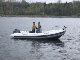 Надуваема лодка Bombard Explorer 600, снимка 1 - Воден транспорт - 49209843