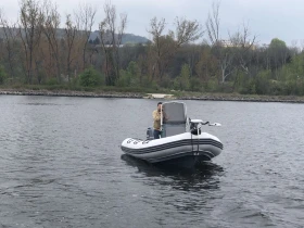 Надуваема лодка Bombard Explorer 600, снимка 10 - Воден транспорт - 49209843