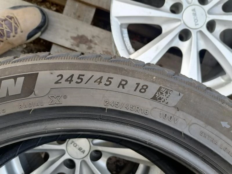 Гуми Зимни 245/45R18, снимка 8 - Гуми и джанти - 31528553