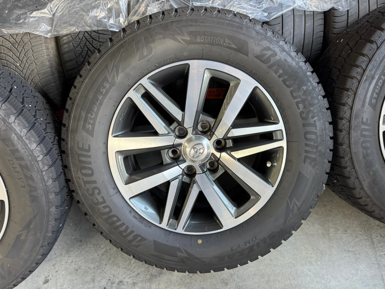 Гуми с джанти Bridgestone 265/60R18, снимка 2 - Гуми и джанти - 55950173