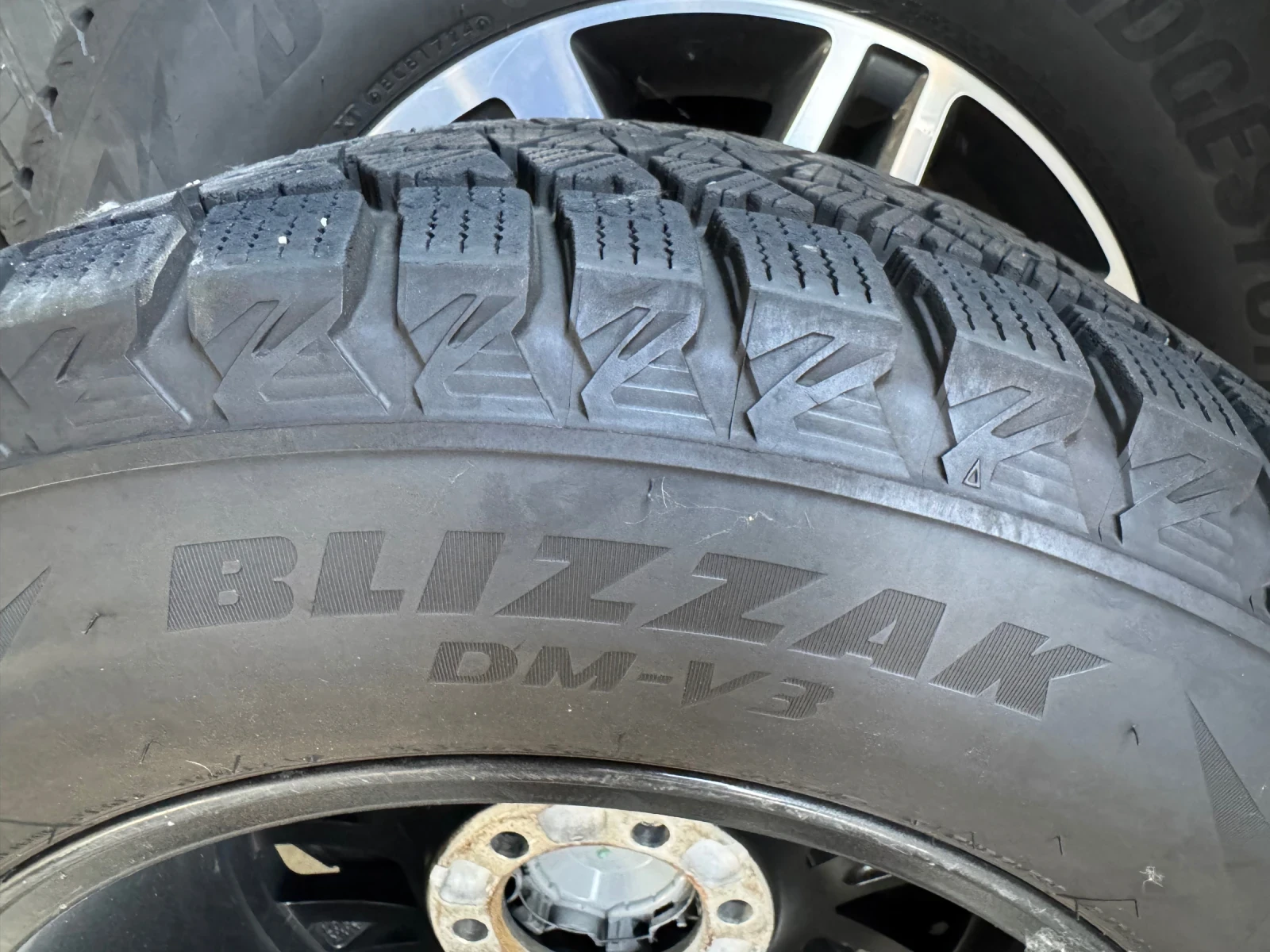 Гуми с джанти Bridgestone 265/60R18, снимка 10 - Гуми и джанти - 55950173