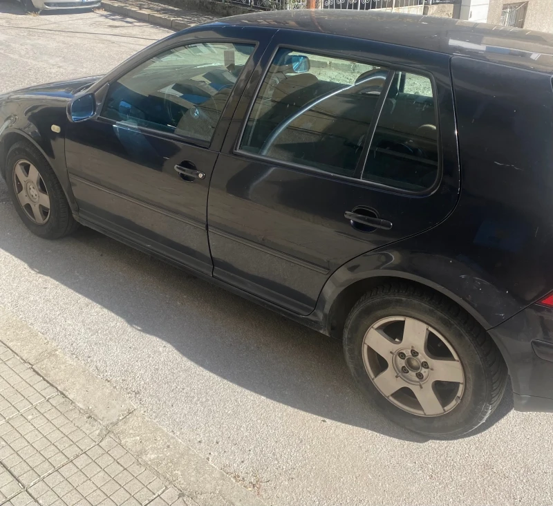 VW Golf 1.9 TDI, снимка 4 - Автомобили и джипове - 47704227