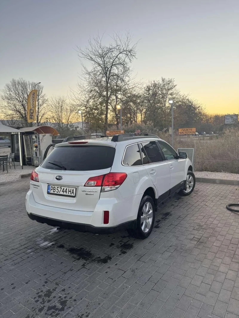 Subaru Outback 3.6 R, снимка 3 - Автомобили и джипове - 47921493