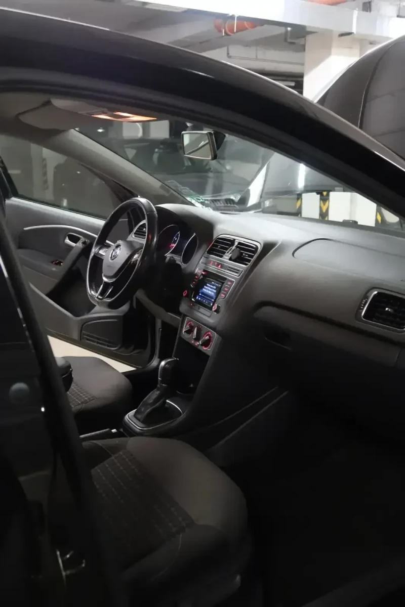 VW Polo, снимка 7 - Автомобили и джипове - 52303238