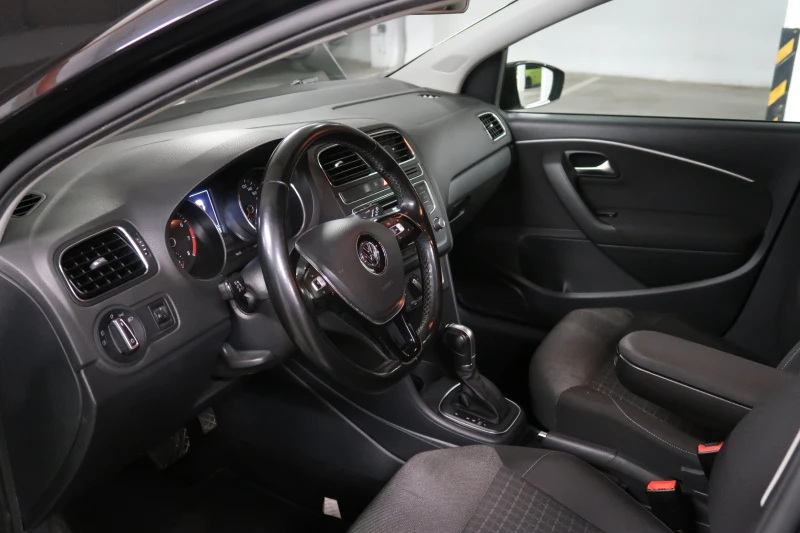 VW Polo, снимка 6 - Автомобили и джипове - 52303238