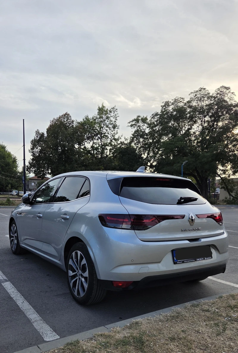 Renault Megane 1.3 TCE, снимка 5 - Автомобили и джипове - 52397755