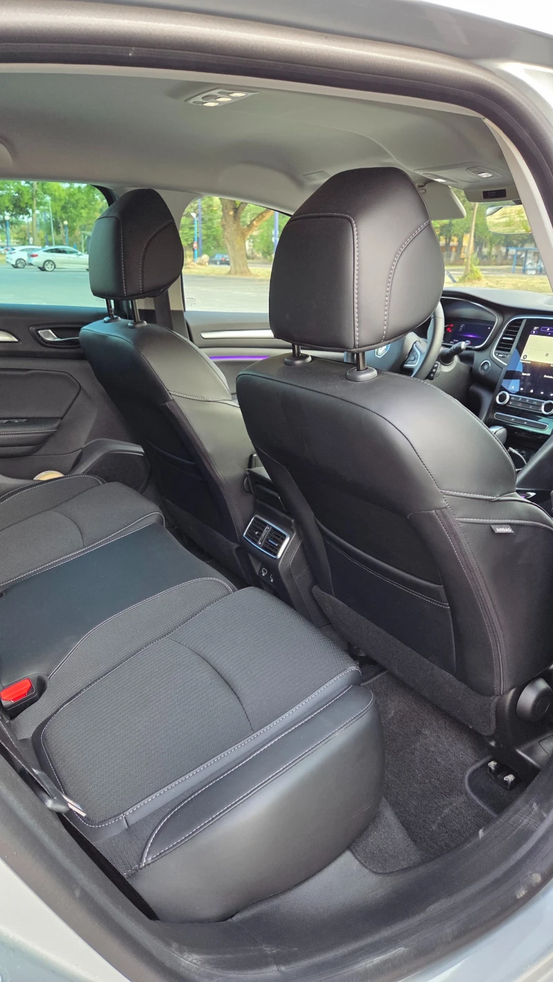 Renault Megane 1.3 TCE, снимка 9 - Автомобили и джипове - 52397755