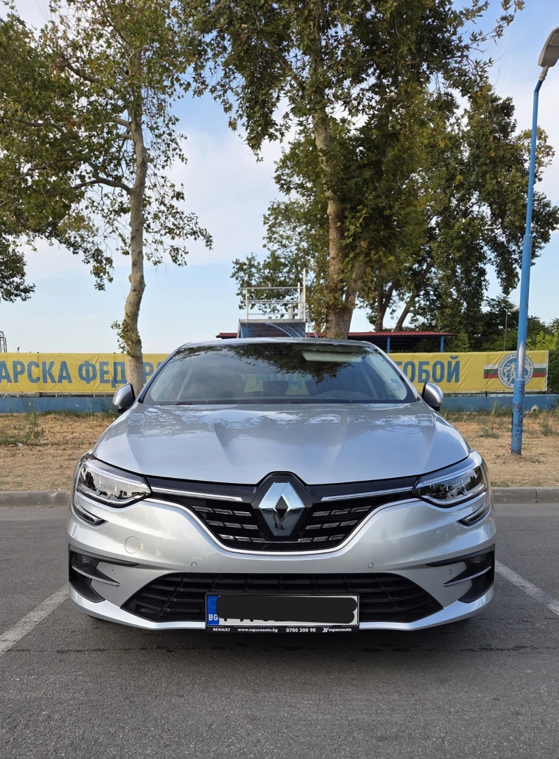 Renault Megane 1.3 TCE, снимка 2 - Автомобили и джипове - 52397755