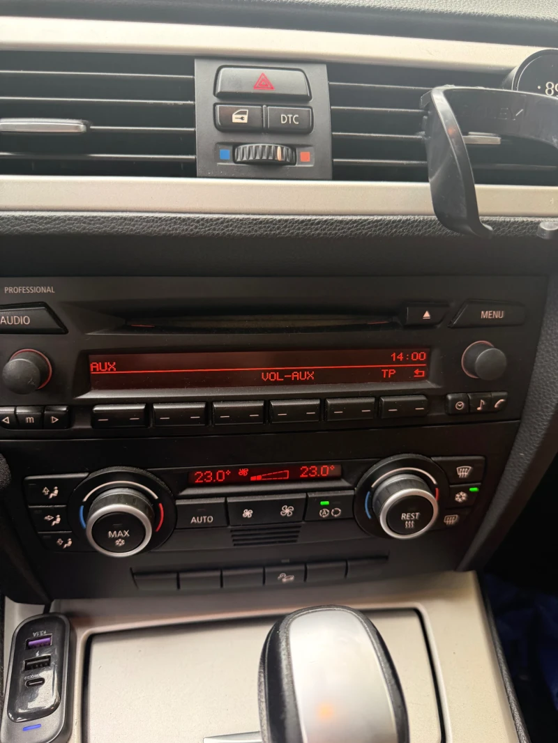 BMW 320, снимка 6 - Автомобили и джипове - 52097913