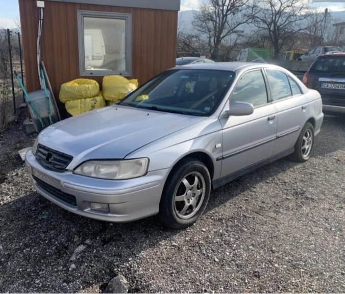 Honda Accord 1.8 i, снимка 1 - Автомобили и джипове - 43544133