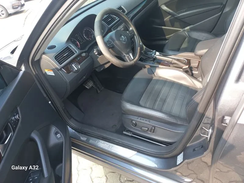 VW Passat 2.0 TDI, снимка 5 - Автомобили и джипове - 54298589