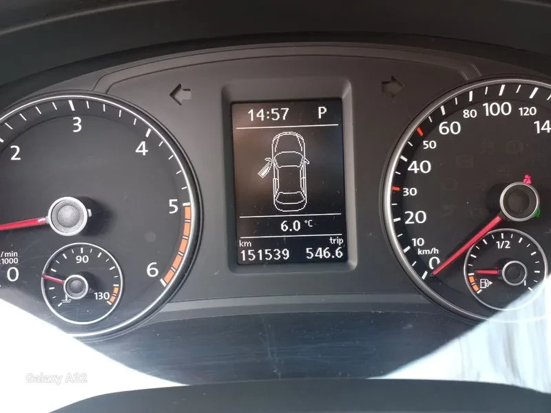 VW Passat 2.0 TDI, снимка 10 - Автомобили и джипове - 54298589