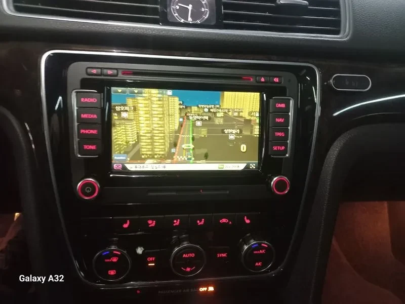 VW Passat 2.0 TDI, снимка 12 - Автомобили и джипове - 54298589