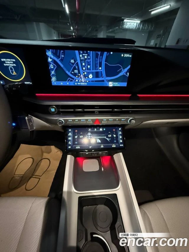 Hyundai Grandeur 2.5* PREMIUM* ПОДГРЕВ* 360КАМЕРА* LANE* ASSIST* , снимка 9 - Автомобили и джипове - 54576088