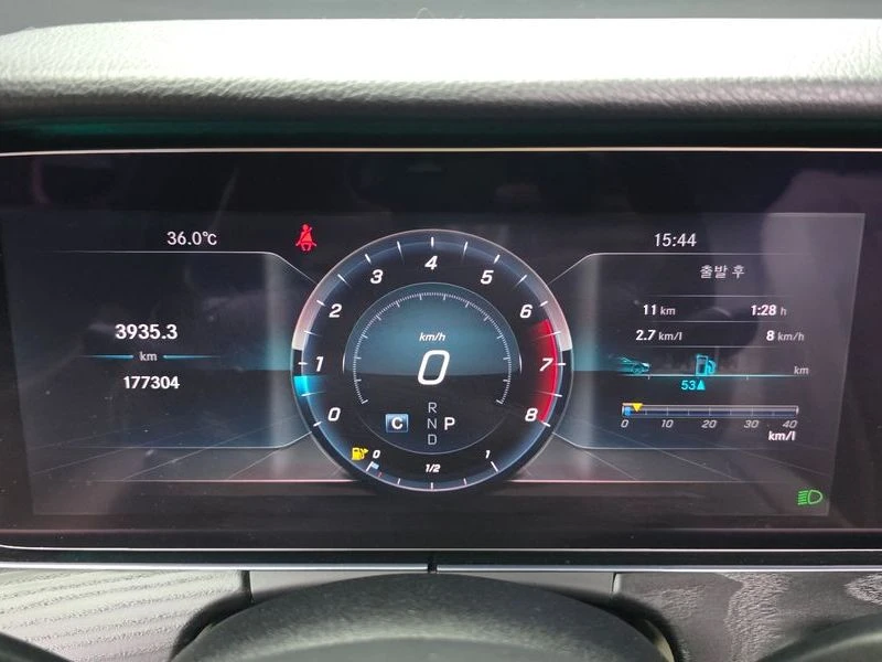 Mercedes-Benz E 300 2.0 E300 /W213 / Avangarde / CARFAX, снимка 8 - Автомобили и джипове - 55634356