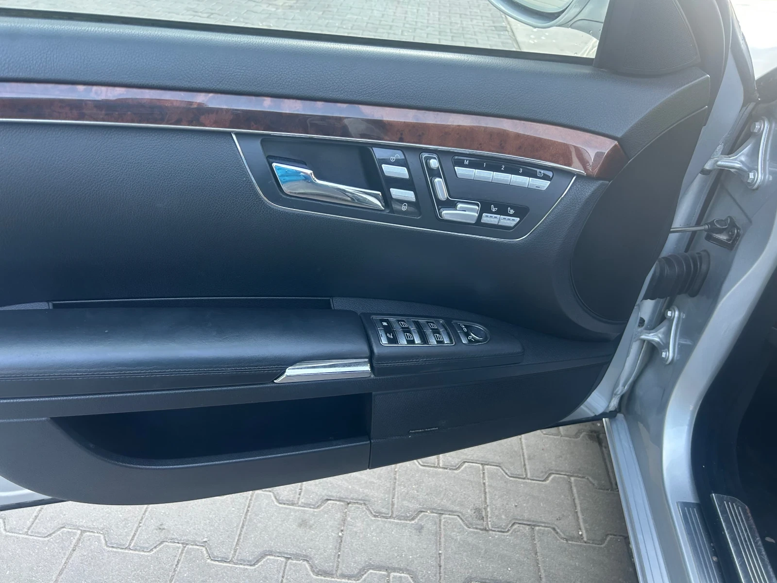 Mercedes-Benz S 500 388 к.с. ОБДУХВАНЕ, МАСАЖИ - изображение 8
