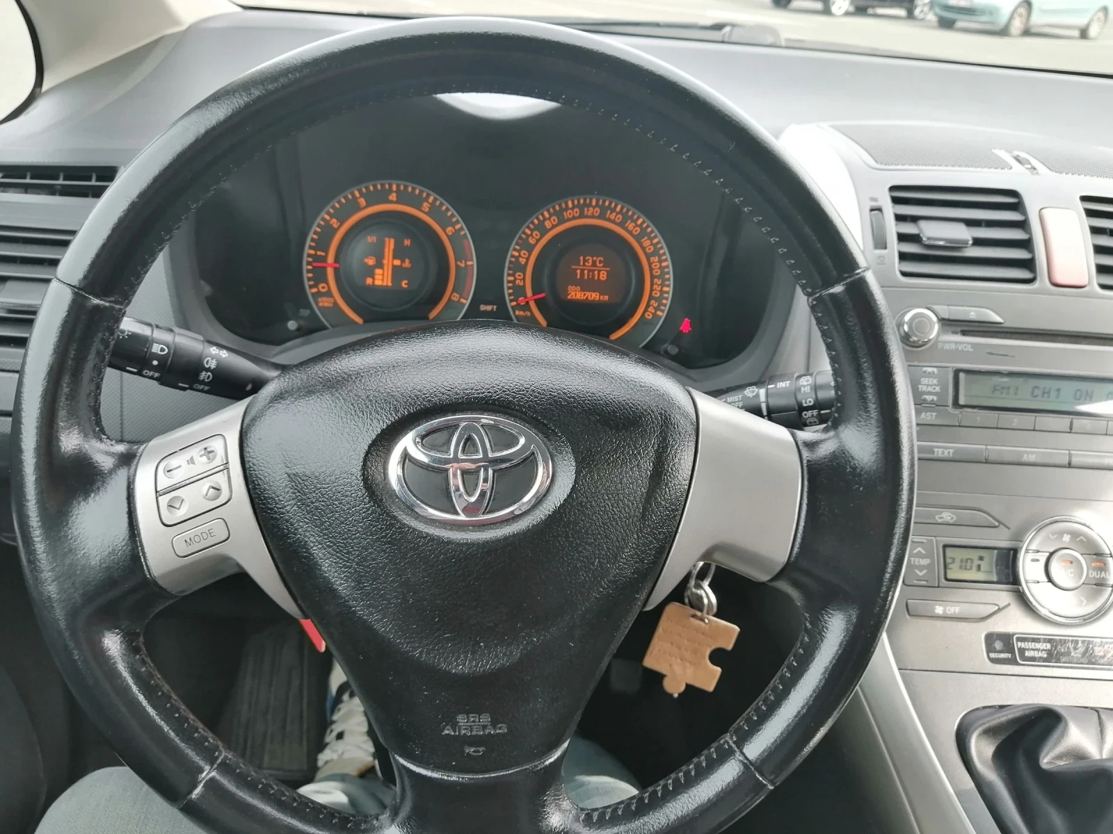 Toyota Auris 1.4 - изображение 10
