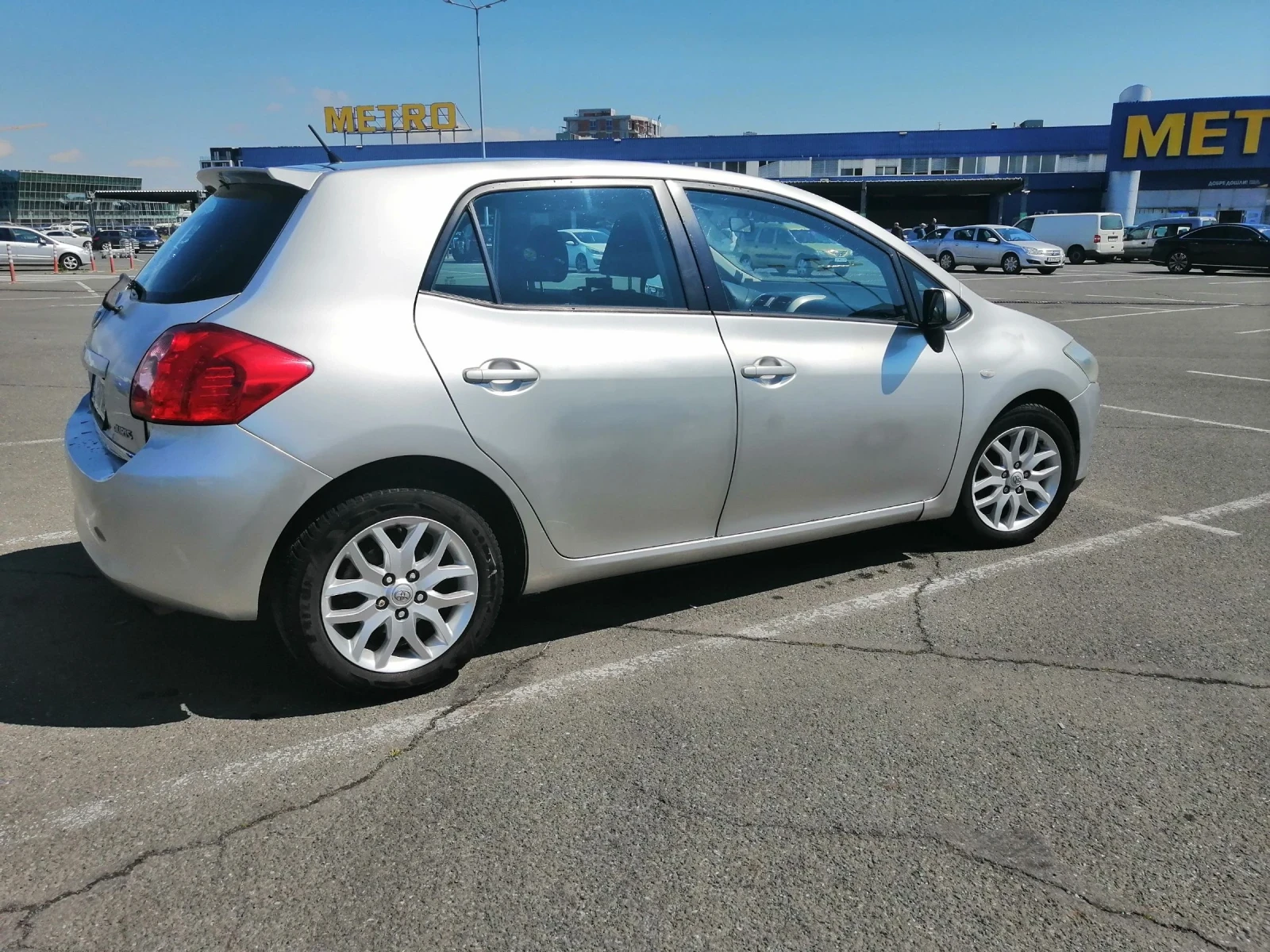 Toyota Auris 1.4 - изображение 4