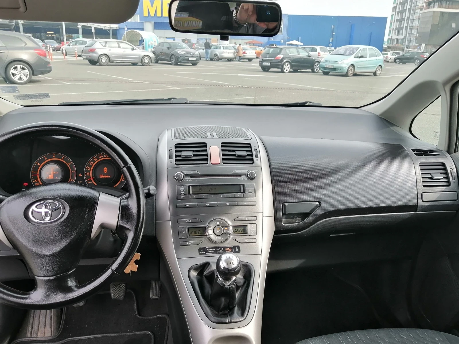 Toyota Auris 1.4 - изображение 7