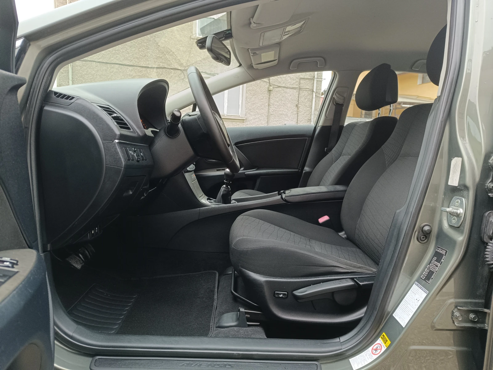 Toyota Avensis 1.8 VVT-i 147к.с. - изображение 10