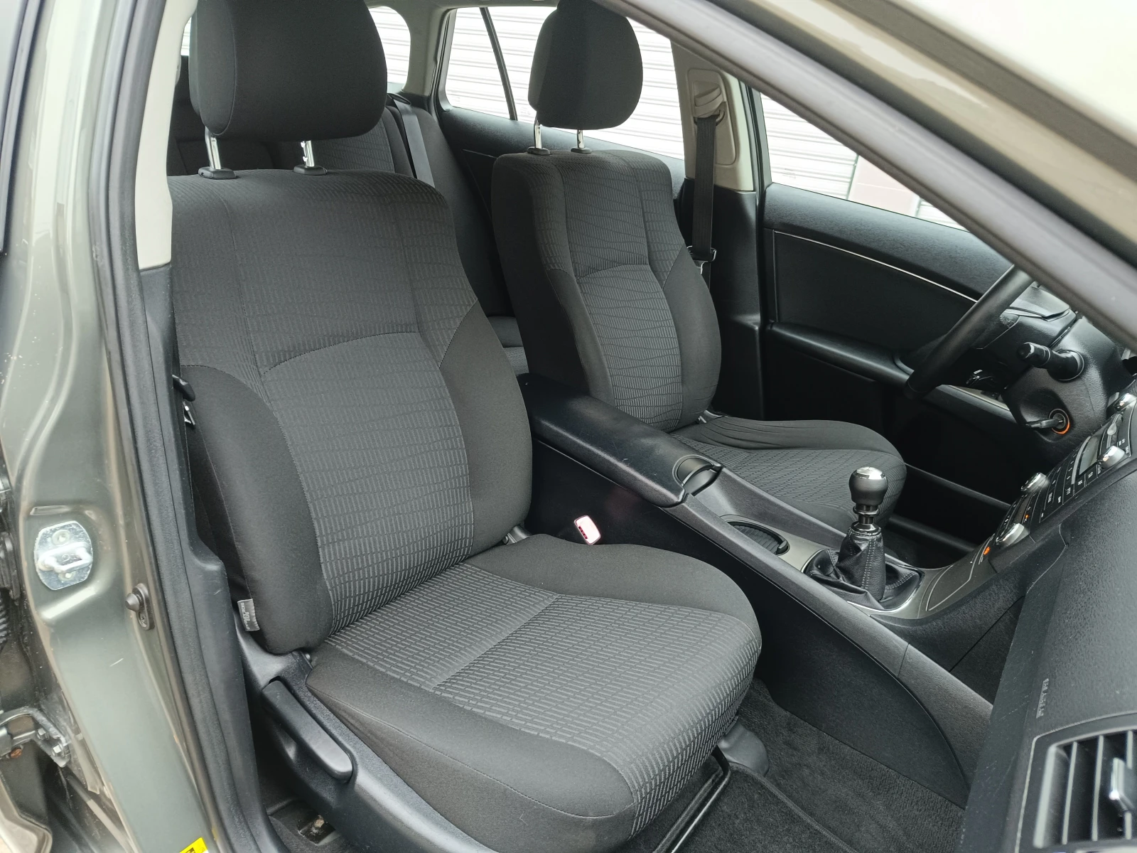 Toyota Avensis 1.8 VVT-i 147�.�. | Mobile.bg � ����������� 12