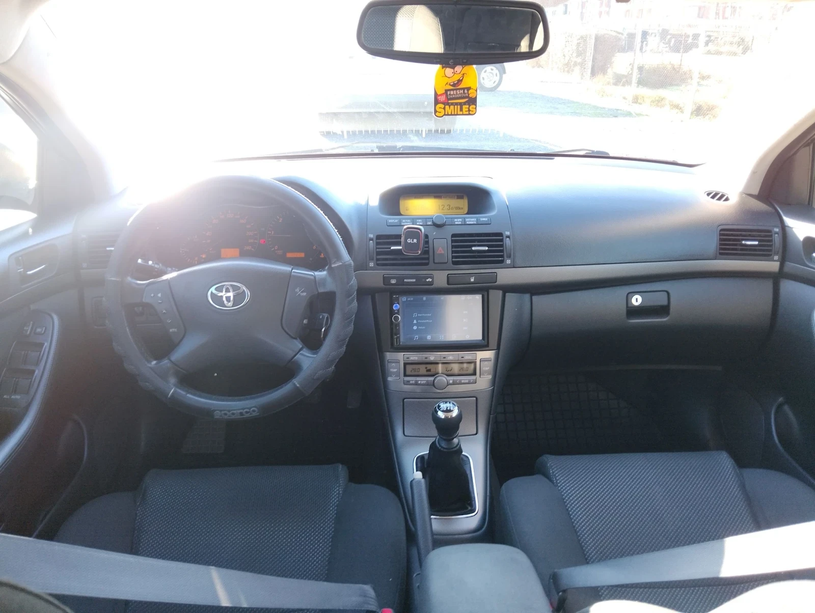 Toyota Avensis 2.2 куб.150 к.с. - изображение 10