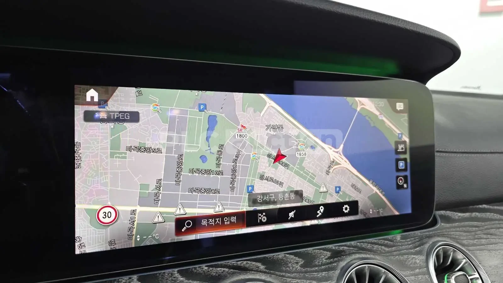 Mercedes-Benz E 450 * FULL * 4 MATIC, снимка 16 - Автомобили и джипове - 54300819