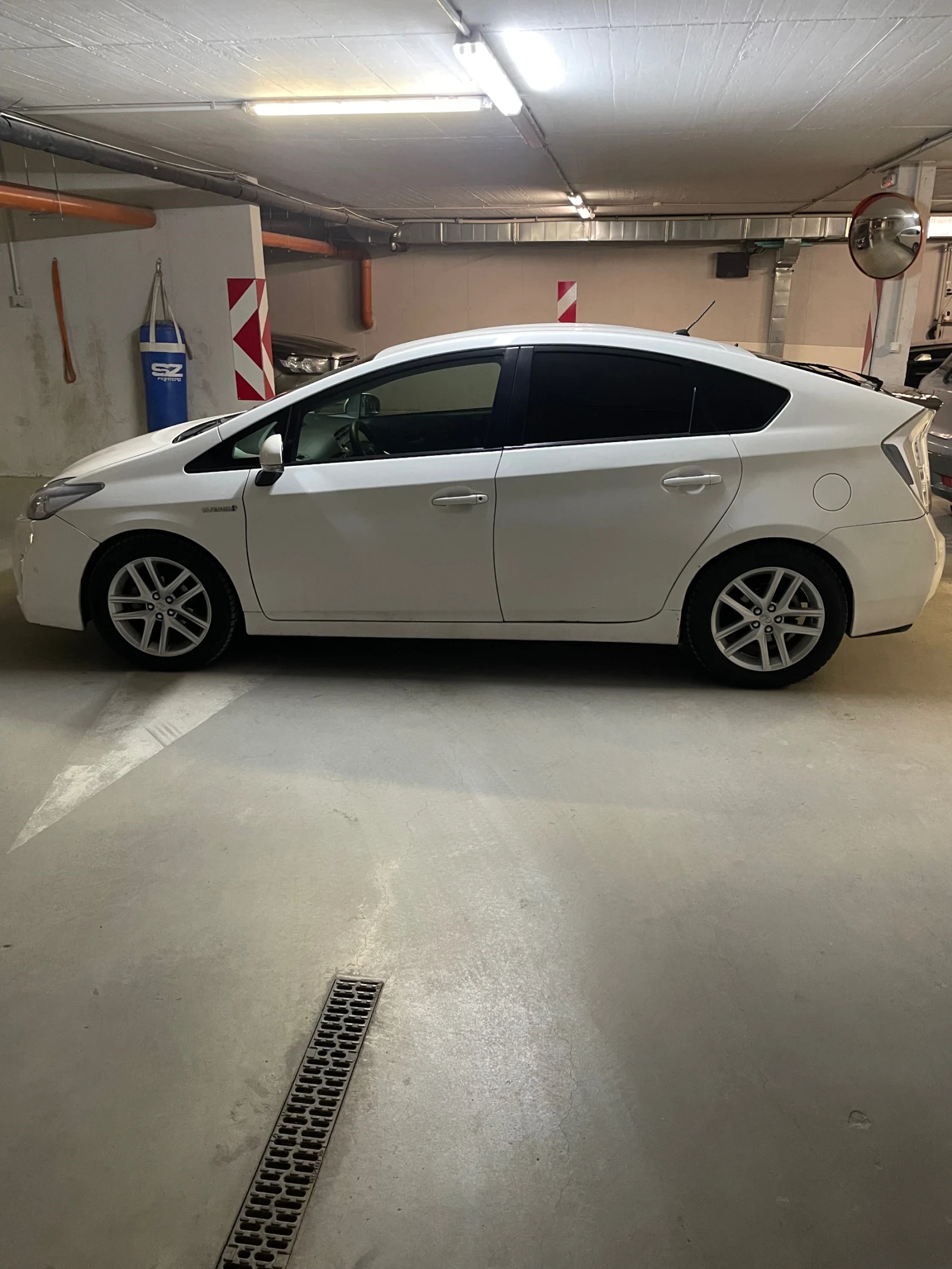Toyota Prius, снимка 5 - Автомобили и джипове - 54415001