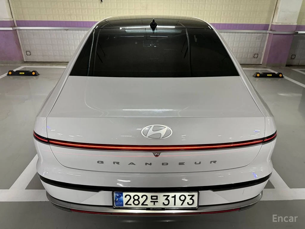 Hyundai Grandeur 2.5* PREMIUM* ПОДГРЕВ* 360КАМЕРА* LANE* ASSIST* , снимка 6 - Автомобили и джипове - 54576088