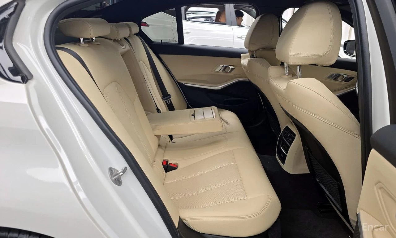 BMW 320 d M SPORT* DISTRONIC* КАМЕРА* ПОДГРЕВ* ШИБИДАХ* , снимка 16 - Автомобили и джипове - 54910182