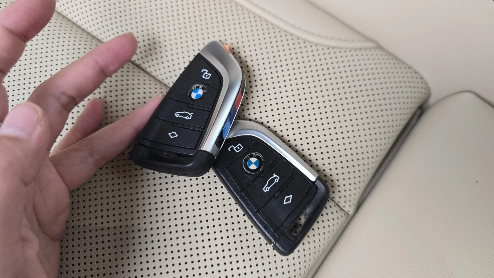 BMW 320 d M SPORT* DISTRONIC* КАМЕРА* ПОДГРЕВ* ШИБИДАХ* , снимка 15 - Автомобили и джипове - 54910182