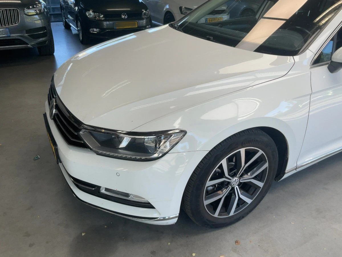 VW Passat 2.0TDI* Highline* Панорама* LaserLED* Germany, снимка 4 - Автомобили и джипове - 54943376