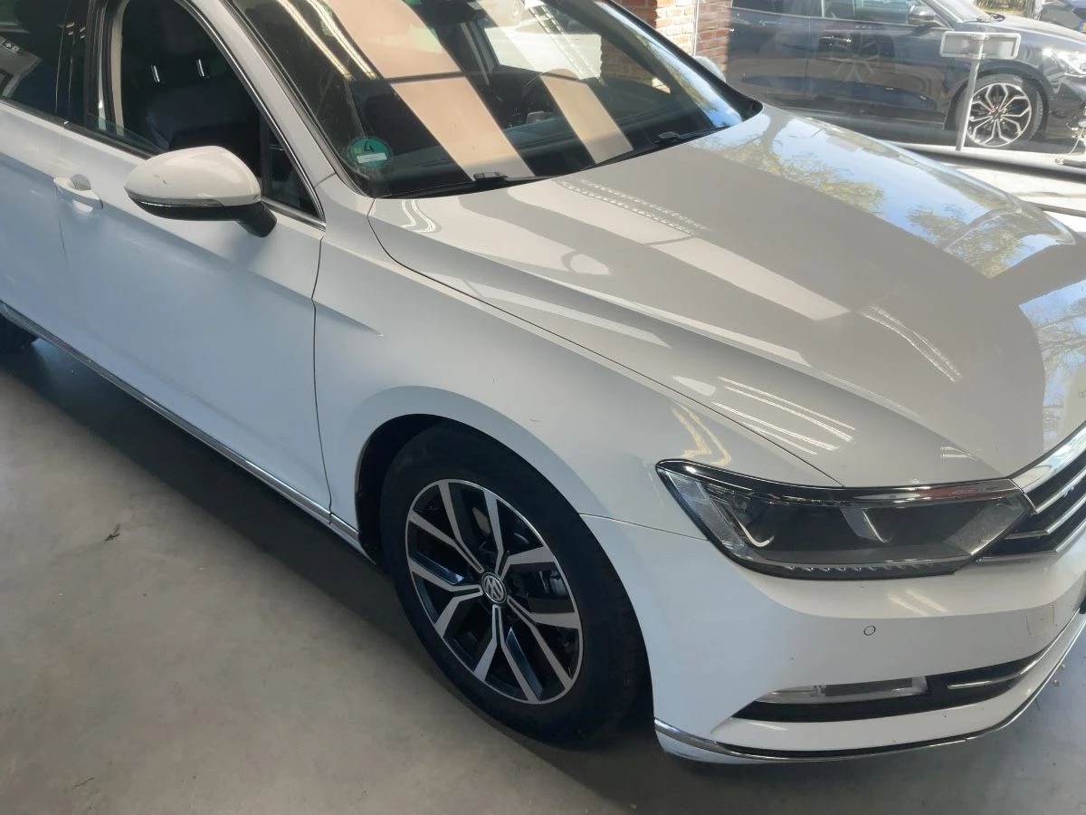 VW Passat 2.0TDI* Highline* Панорама* LaserLED* Germany, снимка 2 - Автомобили и джипове - 54943376