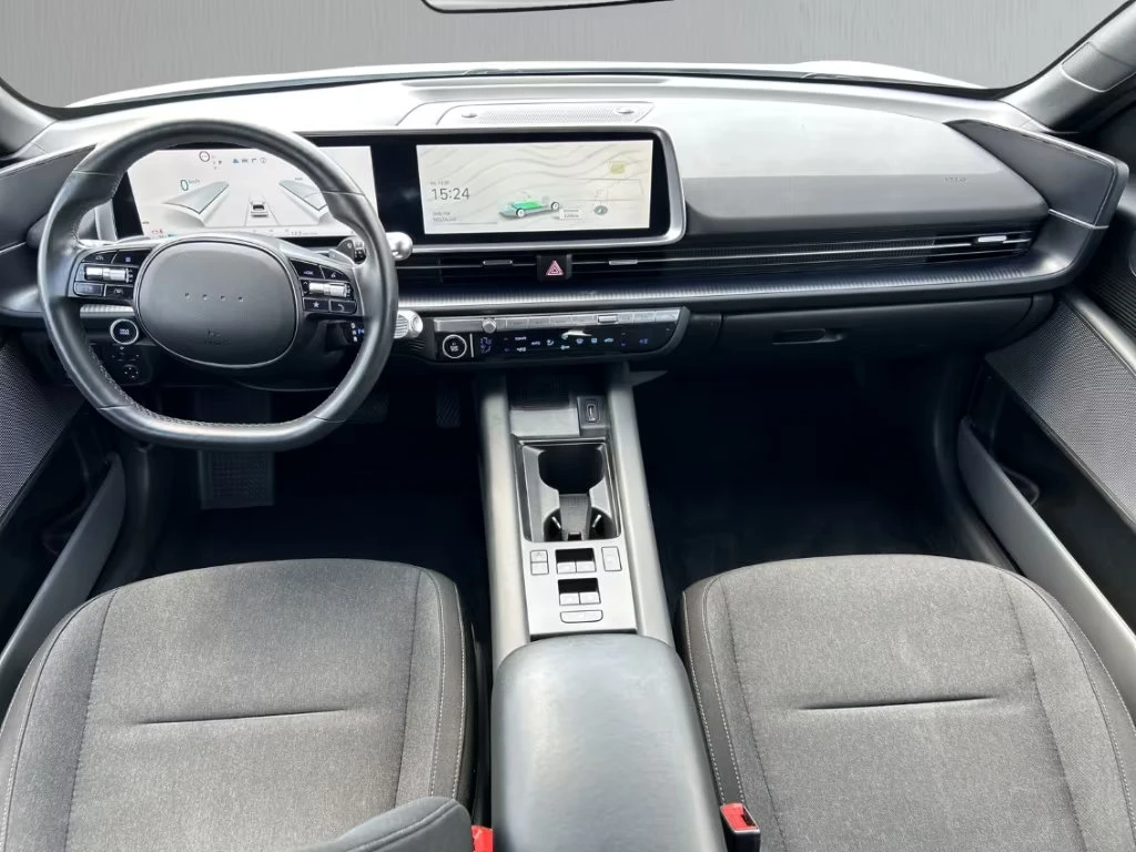 Hyundai Ioniq 6 DYNAMIQ/228HP/CAM/H.PUMP/NAVI/DIGI/LED/CPLAY/517q, снимка 10 - Автомобили и джипове - 55374036