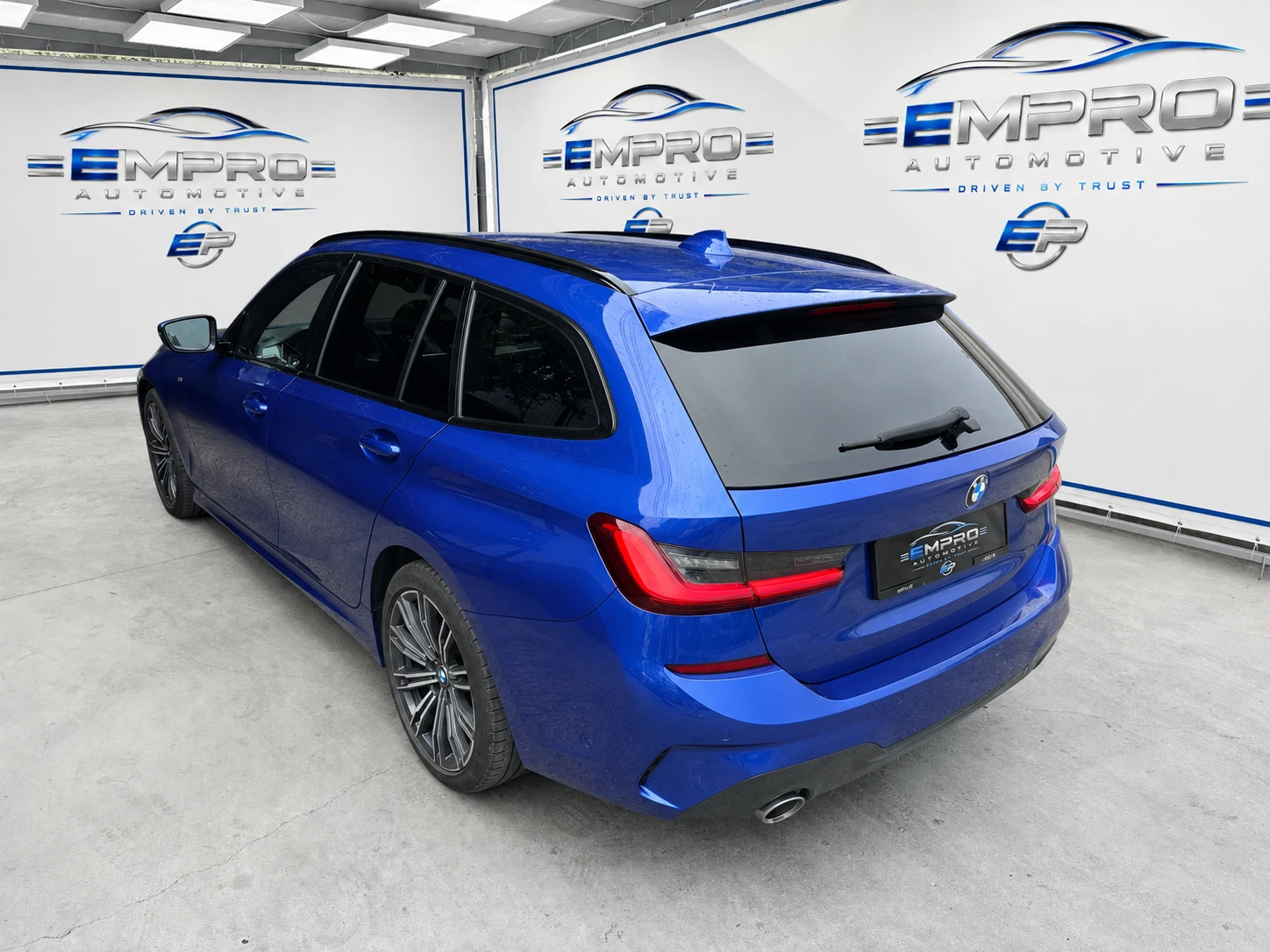 BMW 320 24 Месеца гаранция!!!xDrive* CAM* Ambient, снимка 6 - Автомобили и джипове - 55476251