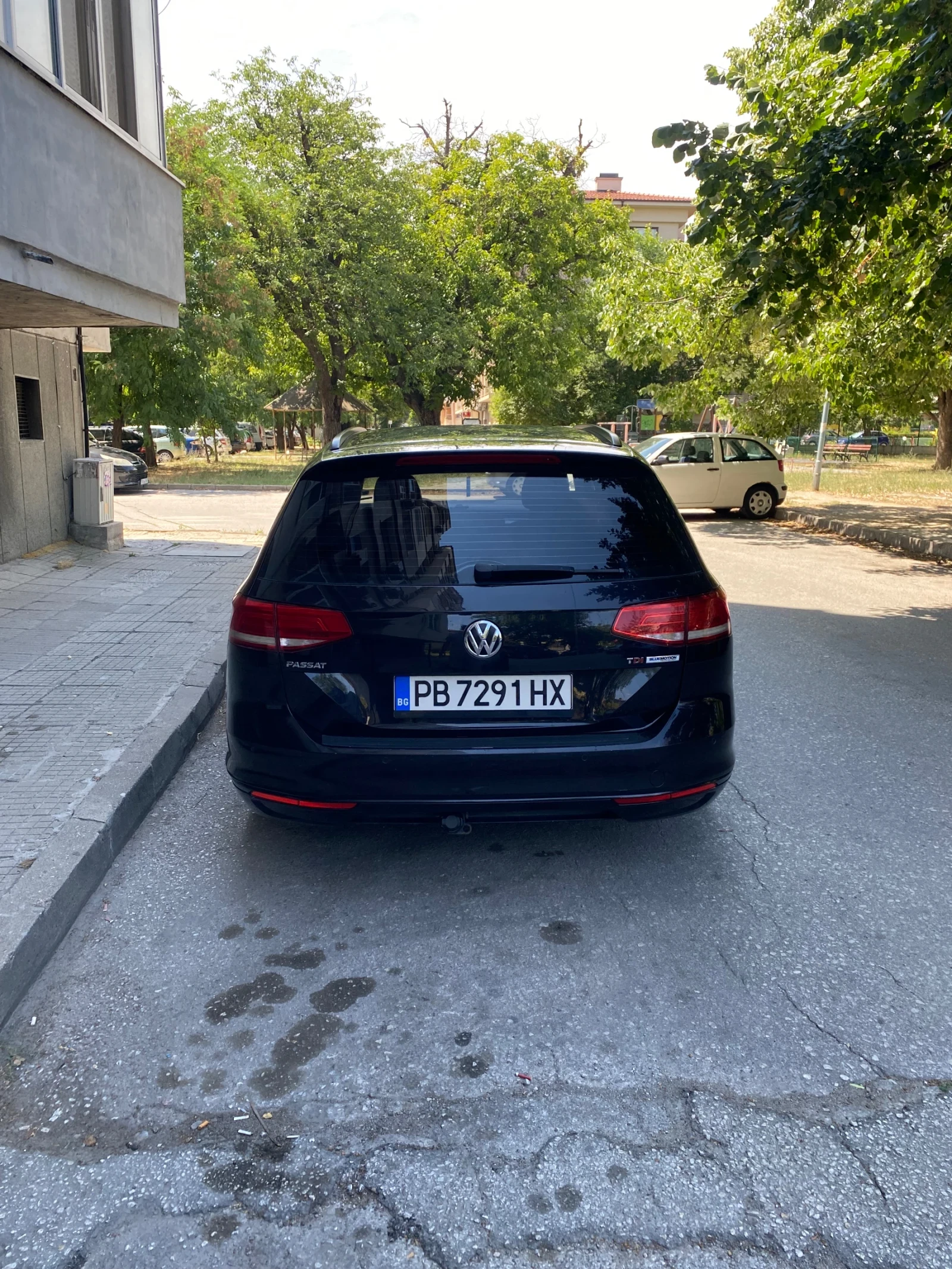 VW Passat 1.6 TDI, снимка 4 - Автомобили и джипове - 56568967