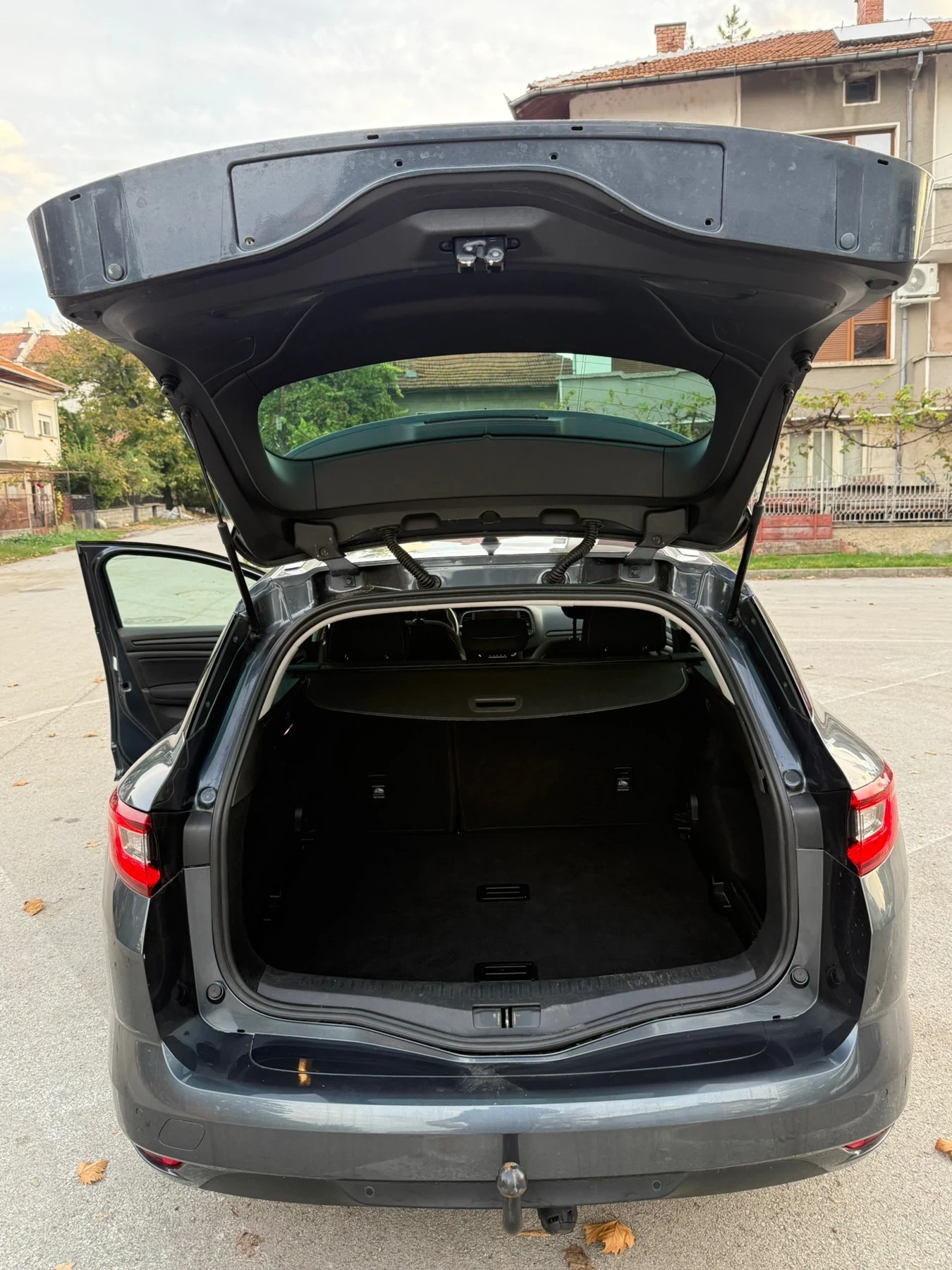 Renault Megane 1.3 TCe, снимка 6 - Автомобили и джипове - 56612260