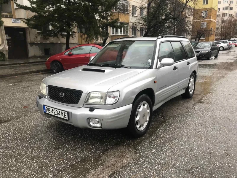 Subaru Forester 2.0 бензин турбо 4х4 автоматик регистриран, снимка 1 - Автомобили и джипове - 48063912