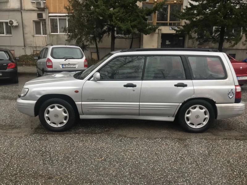 Subaru Forester 2.0 бензин турбо 4х4 автоматик регистриран, снимка 2 - Автомобили и джипове - 48063912